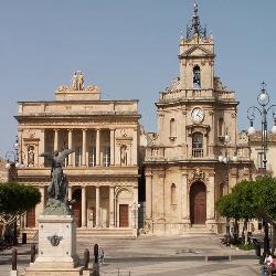 Vittoria, Piazza del Popolo